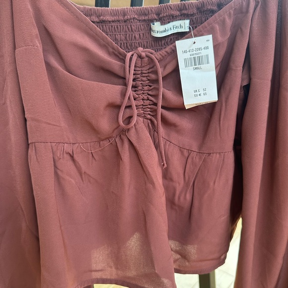 Size small Abercrombie shirt - Picture 2 of 3